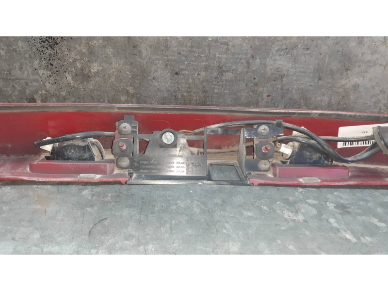 Recambio de molduras traseras para nissan pulsar (c13) referencia OEM IAM NS0021Y00 908163ZL0A TRASERA CENTRAL