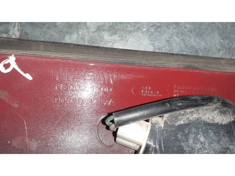 Recambio de molduras traseras para nissan pulsar (c13) referencia OEM IAM NS0021Y00 908163ZL0A TRASERA CENTRAL