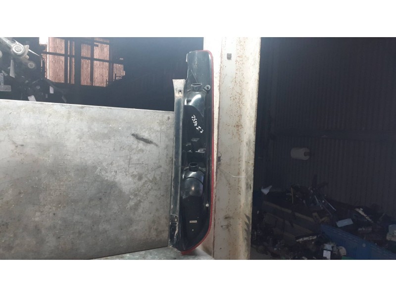 Recambio de piloto trasero izquierdo para ford focus lim. (cb4) referencia OEM IAM 8M5113405AD  