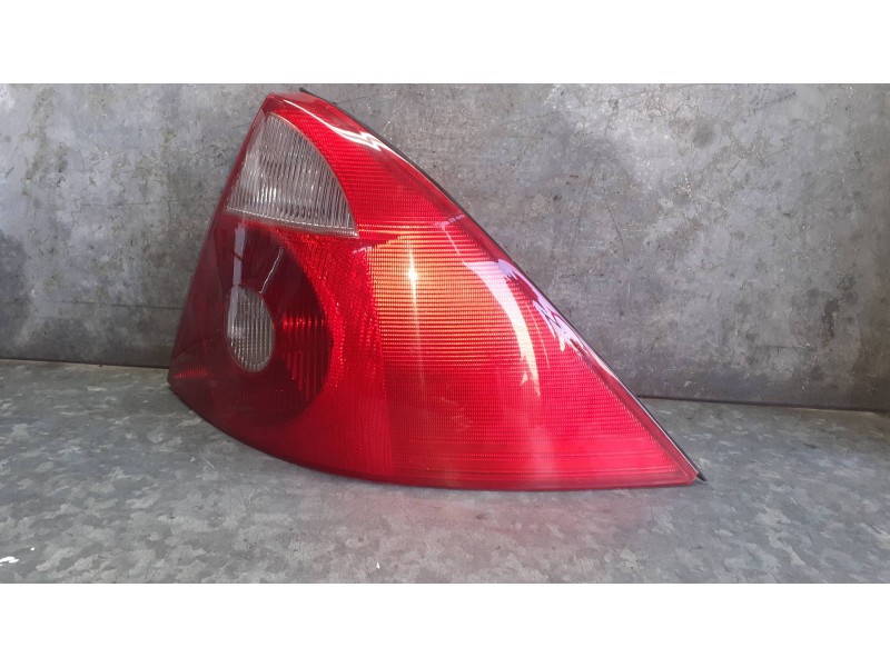 Recambio de piloto trasero derecho para ford mondeo berlina (ge) referencia OEM IAM 3S7X13N411A  