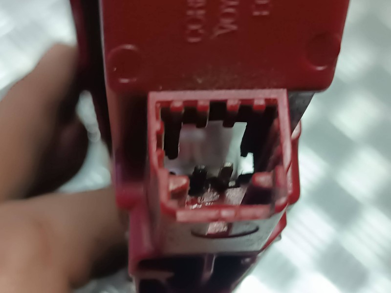 Recambio de luz central de freno para citroen jumpy referencia OEM IAM 1400002380  CONECTOR 2 PINES