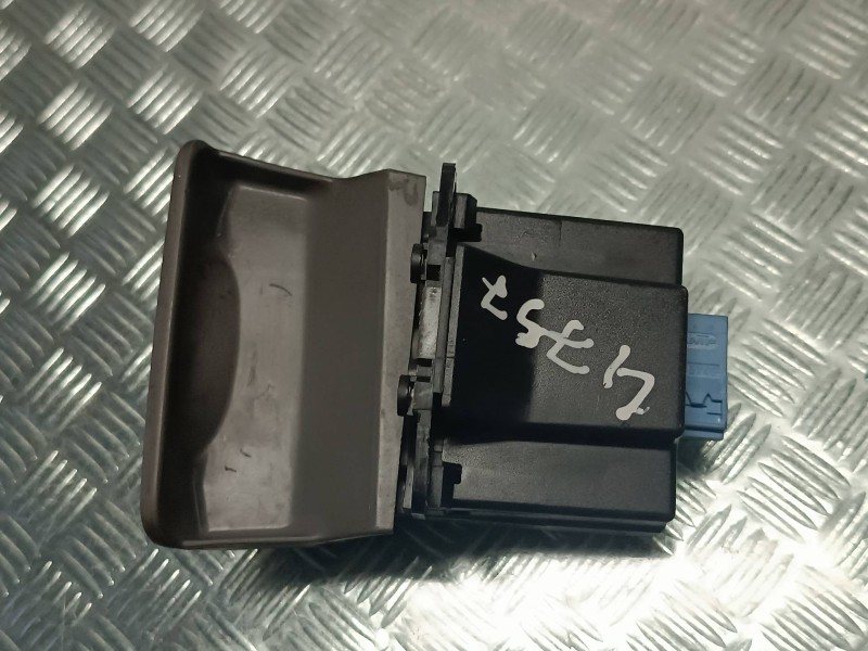 Recambio de palanca freno para renault scenic ii referencia OEM IAM 8200270265  CONECTOR 12 PINES