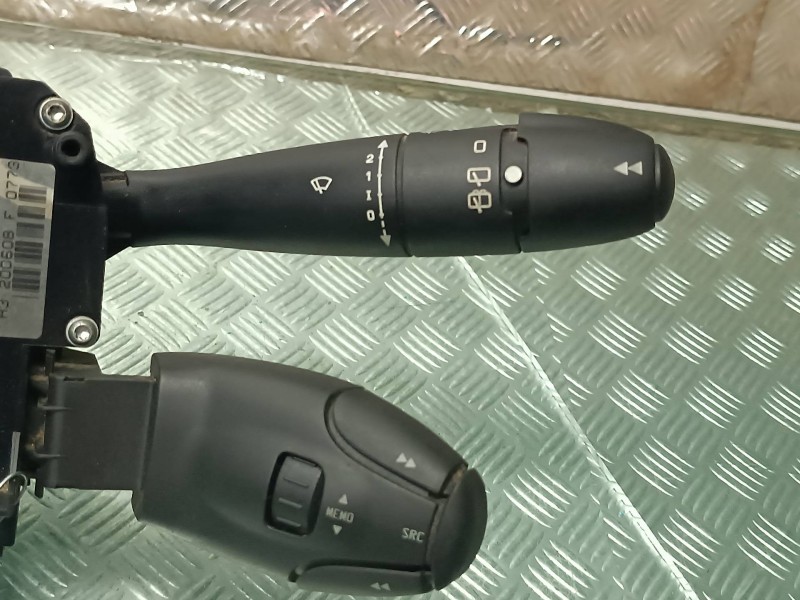 Recambio de mando luces para peugeot 207 referencia OEM IAM 96630732XT VALEO COM2005