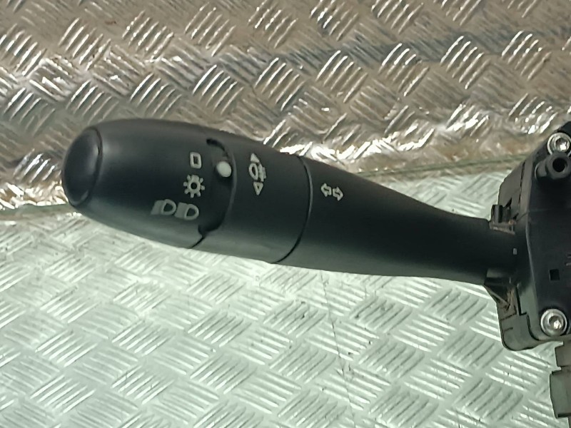 Recambio de mando luces para peugeot 207 referencia OEM IAM 96630732XT VALEO COM2005