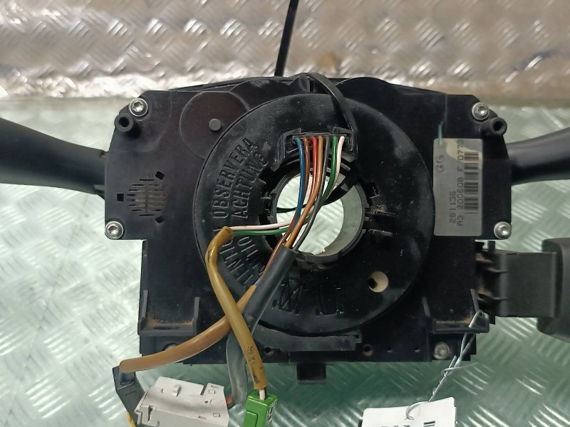 Recambio de mando luces para peugeot 207 referencia OEM IAM 96630732XT VALEO COM2005