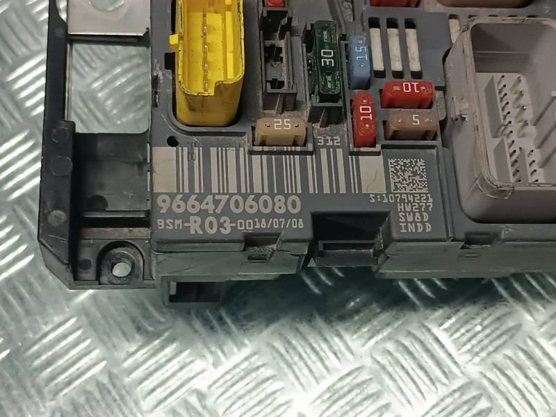 Recambio de caja reles / fusibles para citroen jumpy referencia OEM IAM 9664706080 BSM RO3 DELPHI