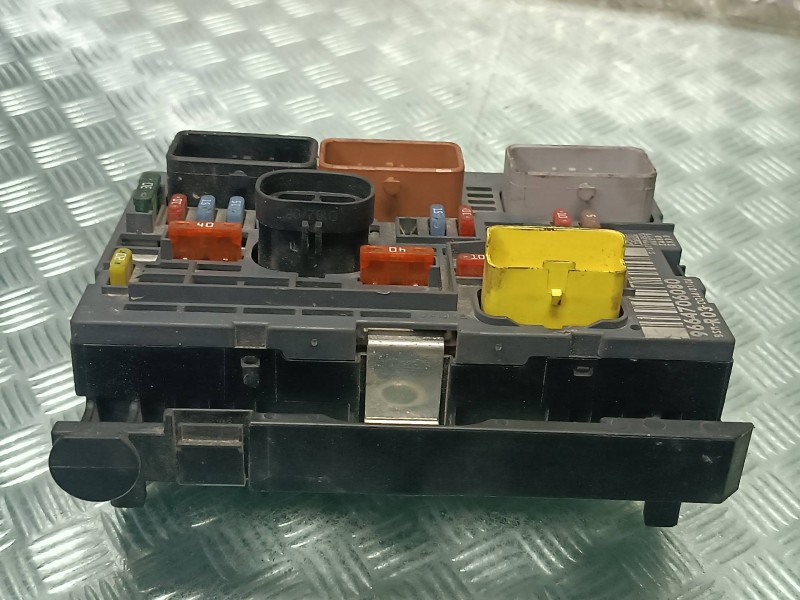 Recambio de caja reles / fusibles para citroen jumpy referencia OEM IAM 9664706080 BSM RO3 DELPHI