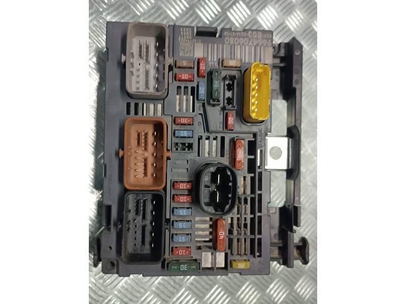 Recambio de caja reles / fusibles para citroen jumpy referencia OEM IAM 9664706080 BSM RO3 DELPHI