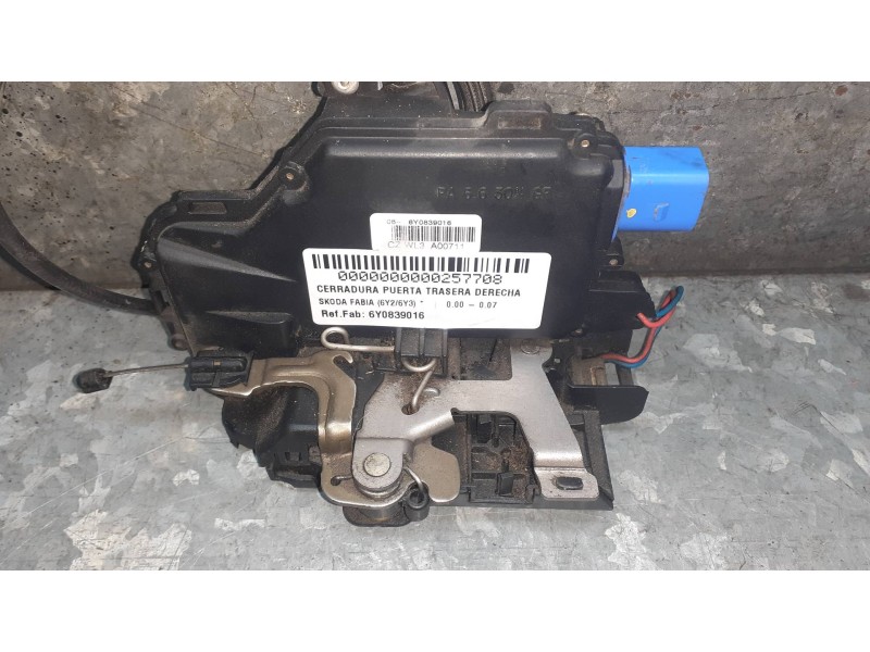 Recambio de cerradura puerta trasera derecha para skoda fabia (6y2/6y3) referencia OEM IAM 6Y0839016 CZWL3A00711 6 PINES