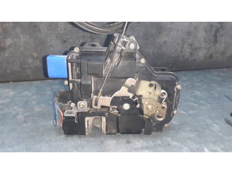 Recambio de cerradura puerta delantera derecha para skoda fabia (6y2/6y3) referencia OEM IAM 3B1837016BQ 16Q3B1837016BQ 8 PINES