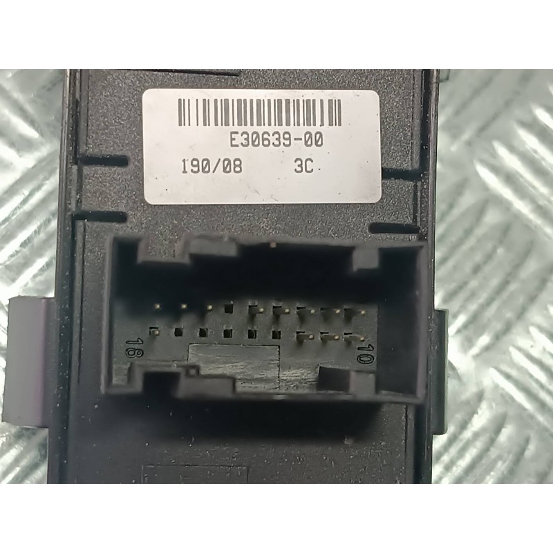 Recambio de mando elevalunas delantero izquierdo para citroen jumpy referencia OEM IAM E297613C E3063900 CONECTOR 12 PINES