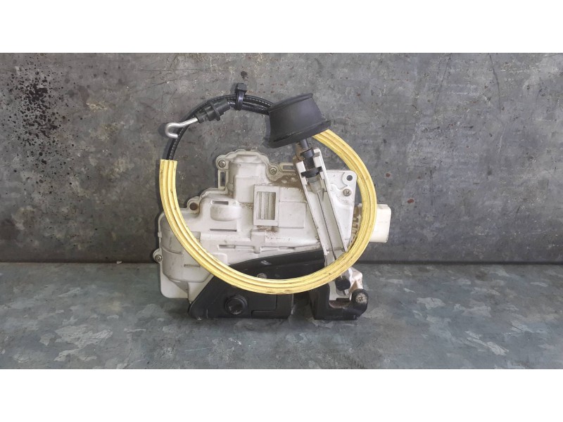 Recambio de cerradura puerta trasera izquierda para audi a6 berlina (4f2) referencia OEM IAM 4F0839015  8 PINES