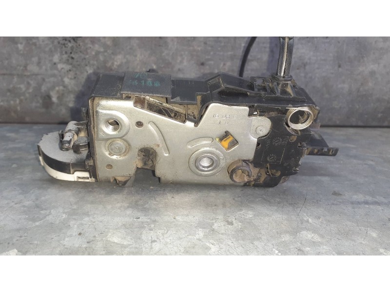 Recambio de cerradura puerta delantera derecha para peugeot 207 referencia OEM IAM 24099816 24097816 6 PINES