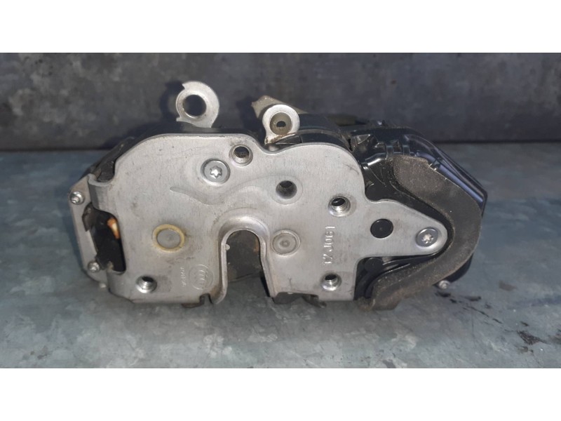 Recambio de cerradura puerta delantera izquierda para opel insignia berlina referencia OEM IAM 3023881LH1  6 PINES