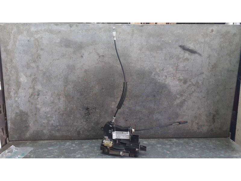 Recambio de cerradura puerta delantera izquierda para opel vectra c berlina referencia OEM IAM 24447340  7 PINES