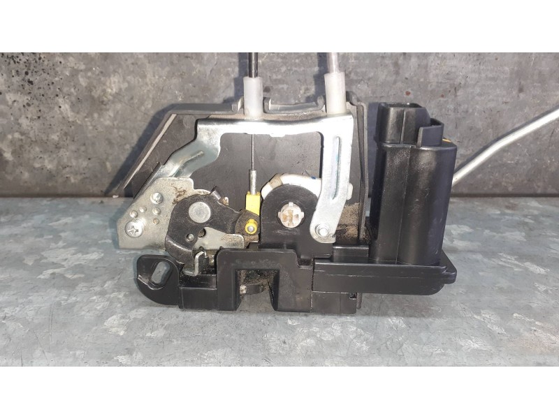 Recambio de cerradura puerta delantera derecha para hyundai i10 referencia OEM IAM   5 PINES