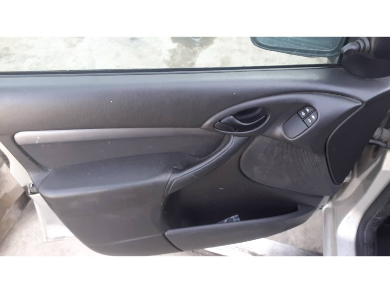 ford focus berlina (cak) del año 2004