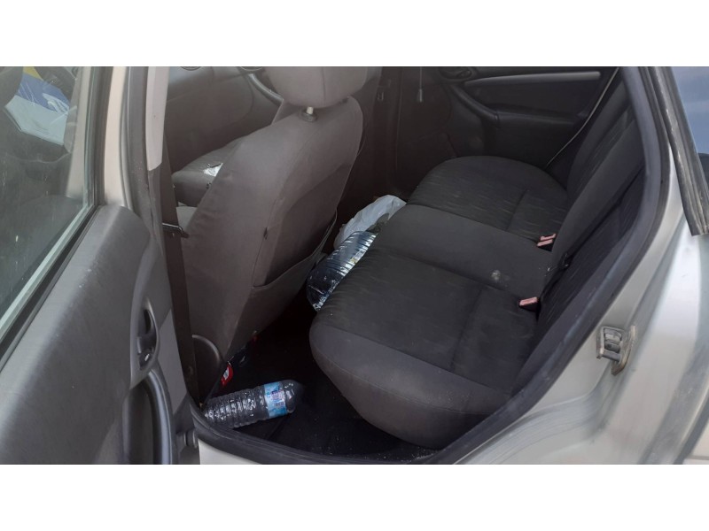 ford focus berlina (cak) del año 2004