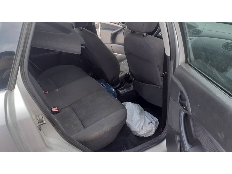 ford focus berlina (cak) del año 2004