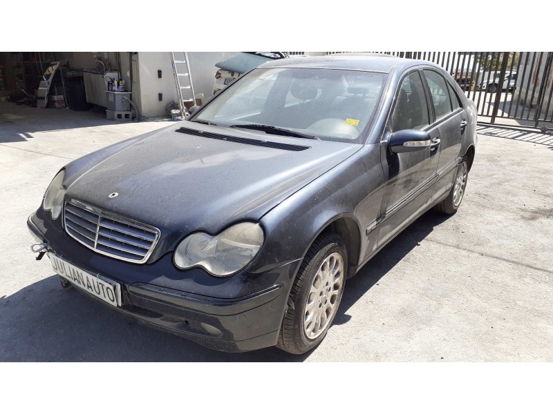 mercedes-benz clase c (w203) berlina del año 2002