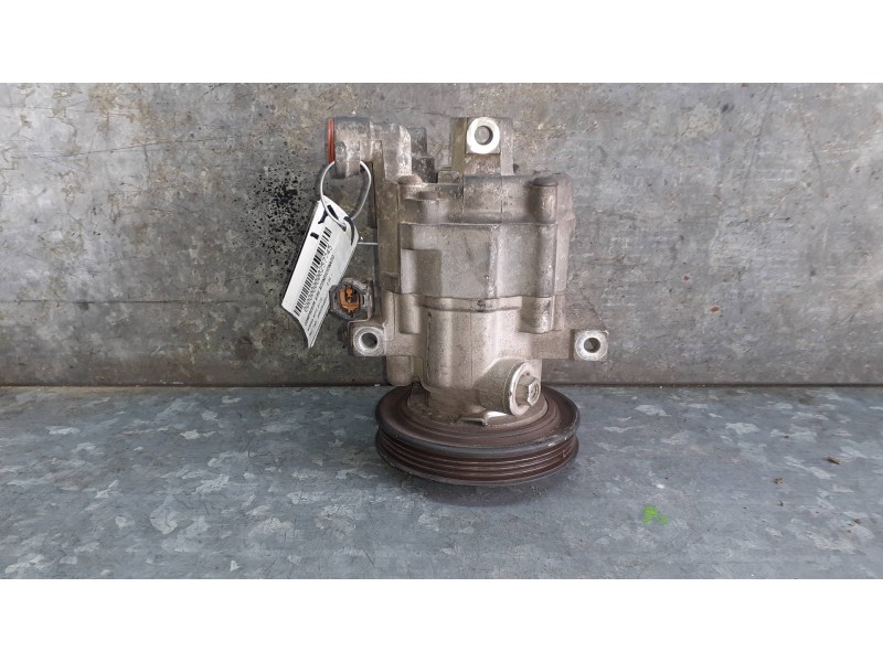 Recambio de compresor aire acondicionado para nissan note (e11e) referencia OEM IAM 690054897  VALEO
