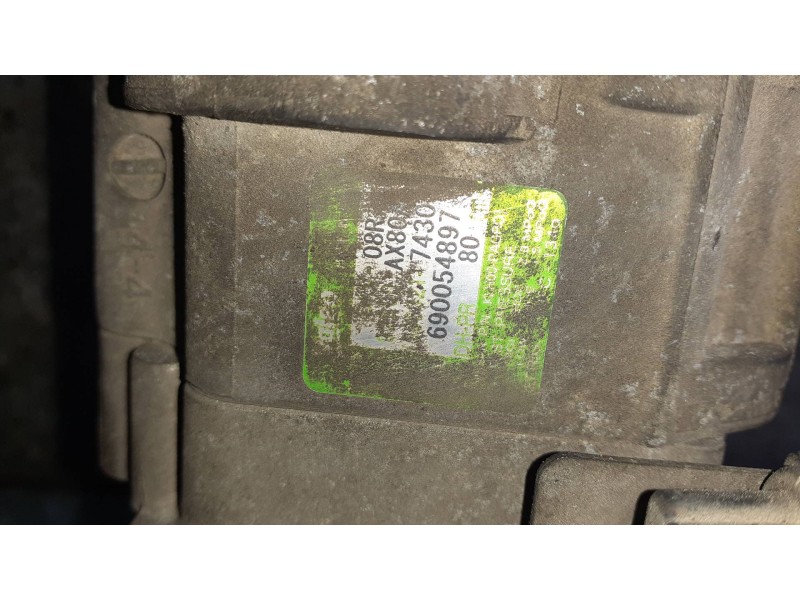 Recambio de compresor aire acondicionado para nissan note (e11e) referencia OEM IAM 690054897  VALEO