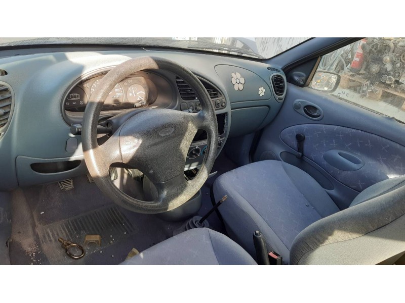 ford fiesta berlina del año 1997