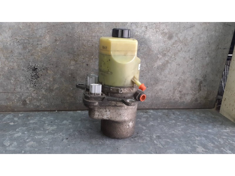 Recambio de bomba direccion para ford c-max (cb3) referencia OEM IAM 4M513K514CC  FOMOCO