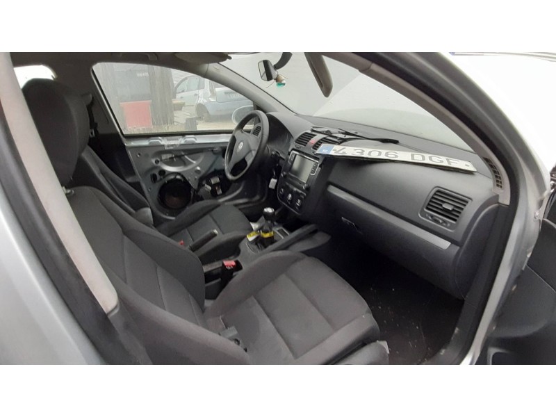 volkswagen golf v berlina (1k1) del año 2005