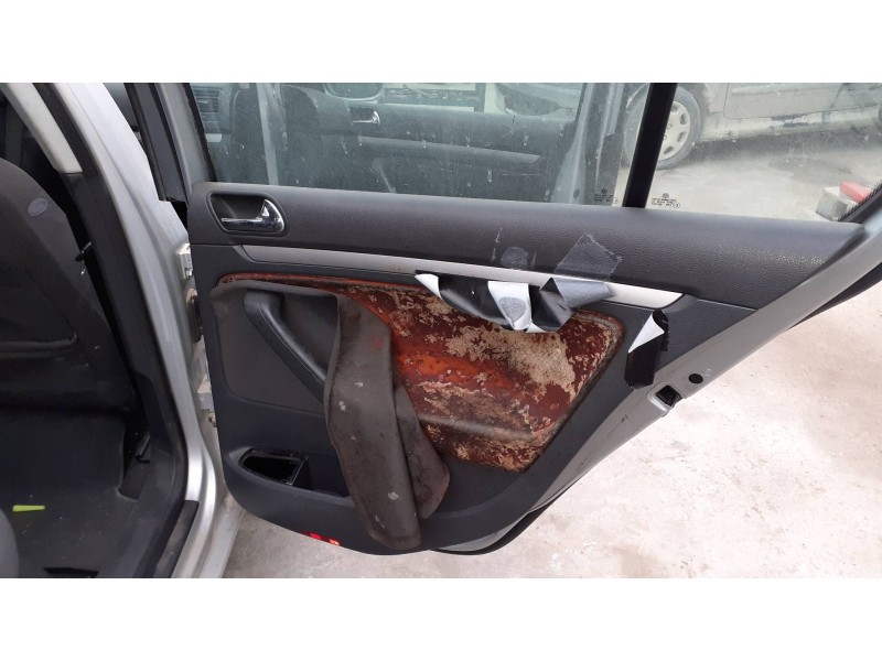 volkswagen golf v berlina (1k1) del año 2005