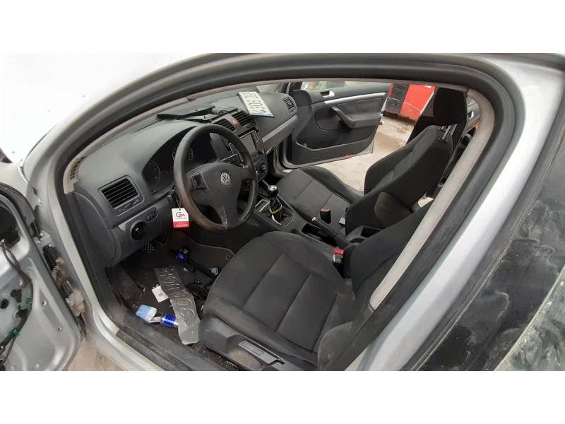 volkswagen golf v berlina (1k1) del año 2005