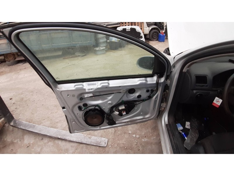 volkswagen golf v berlina (1k1) del año 2005