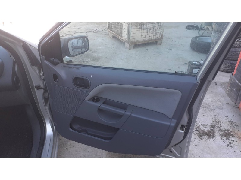 ford fiesta (cbk) del año 2002