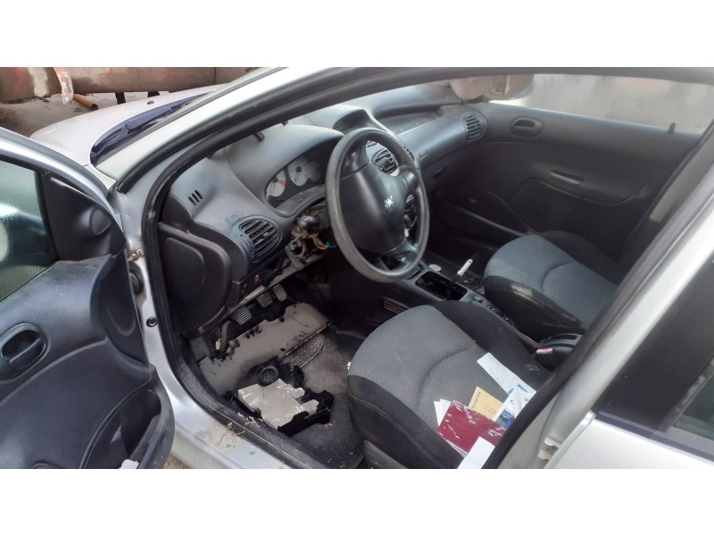 peugeot 206 berlina del año 2005