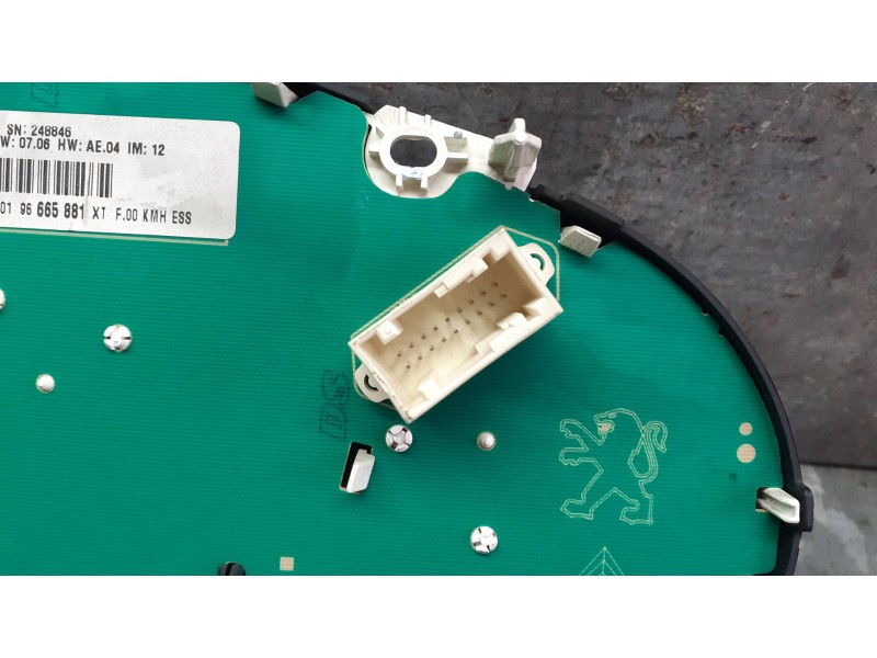 Recambio de cuadro instrumentos para citroen c3 referencia OEM IAM 96665881XT A2C53310299 CONTINENTAL