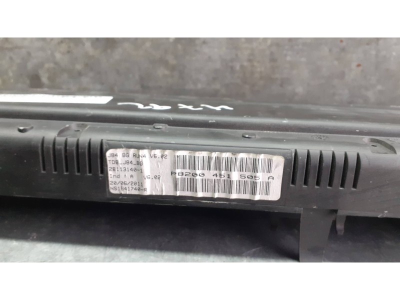 Recambio de cuadro instrumentos para renault scenic ii referencia OEM IAM P8200451505A 281131401 JOHNSON CONTROL