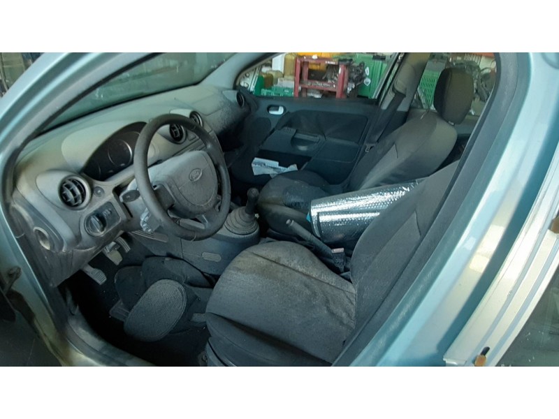 ford fiesta (cbk) del año 2004