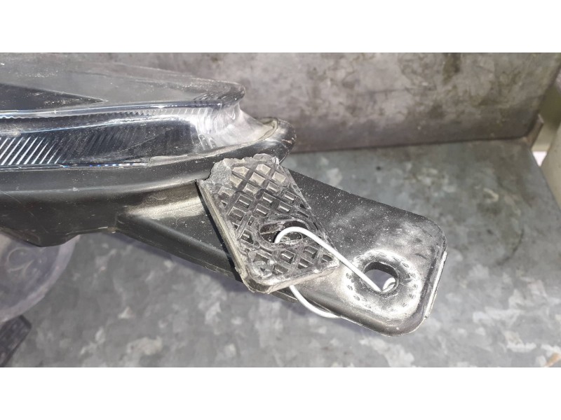 Recambio de faro derecho para ford fiesta (ce1) referencia OEM IAM H1BB13W029CD  