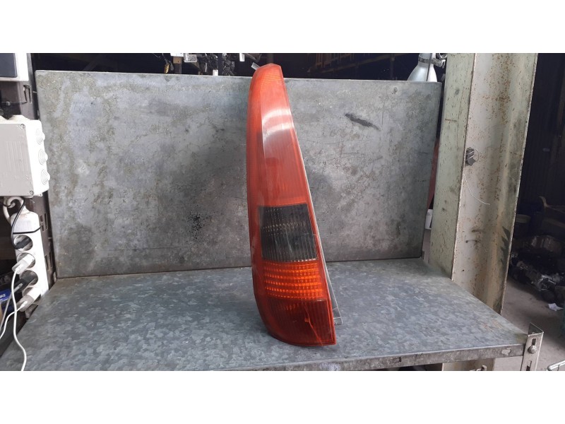 Recambio de piloto trasero izquierdo para ford fiesta (cbk) referencia OEM IAM 2S6113N004AD  