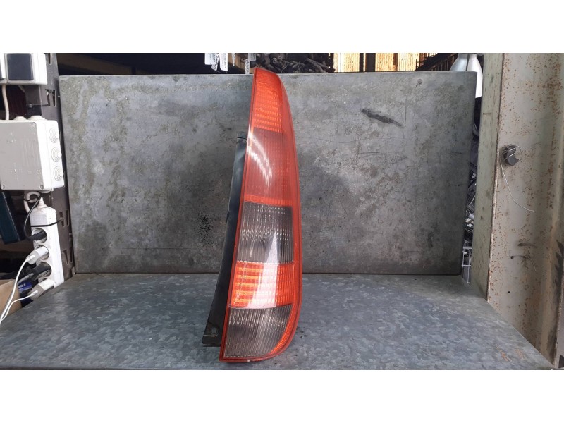 Recambio de piloto trasero derecho para ford fiesta (cbk) referencia OEM IAM 2S6113N004AD  