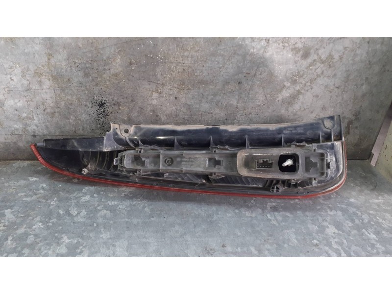 Recambio de piloto trasero derecho para ford fiesta (cbk) referencia OEM IAM 2S6113N004AD  