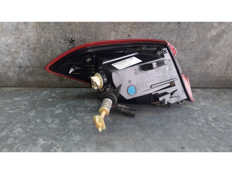 Recambio de piloto trasero derecho para ford fiesta (ce1) referencia OEM IAM H1BB13404BG B479RL 