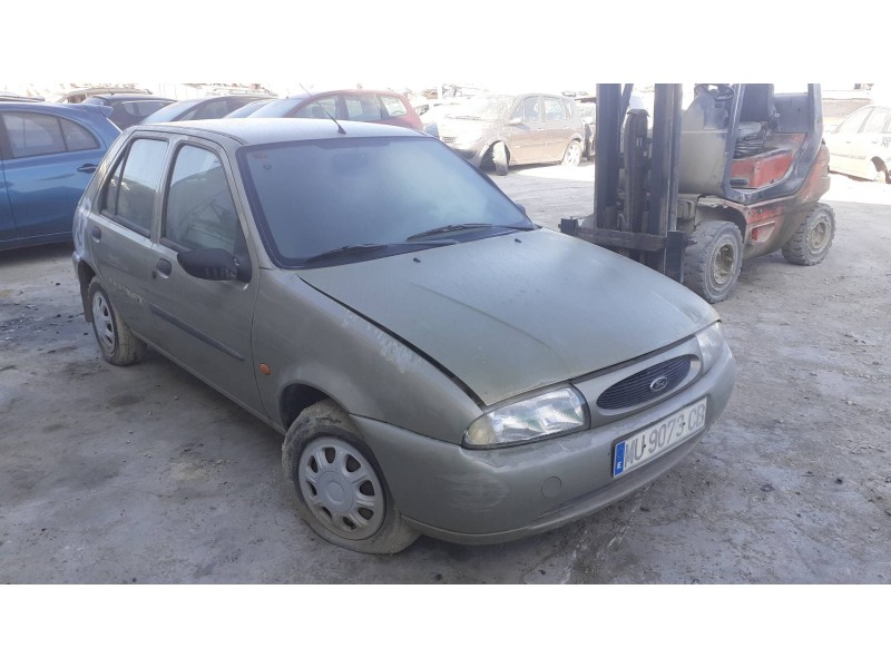 ford fiesta berlina del año 1999