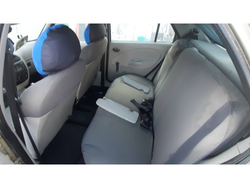 ford fiesta berlina del año 1999