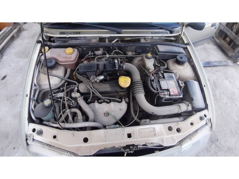 ford fiesta berlina del año 1999