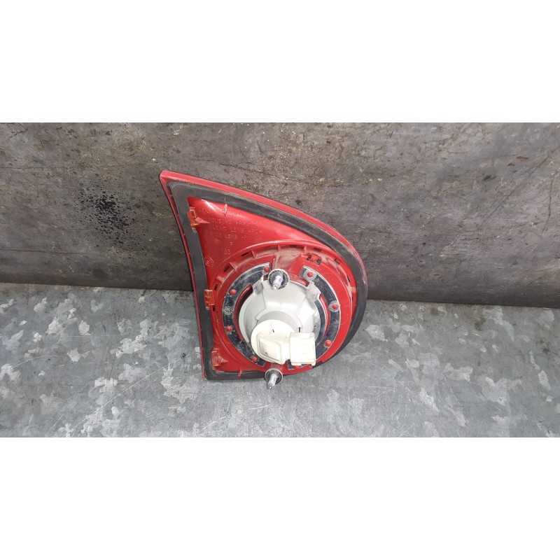 Recambio de piloto trasero derecho interior para volkswagen golf v berlina (1k1) referencia OEM IAM 1K6945094G 89032905 VALEO