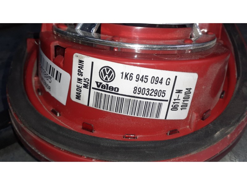 Recambio de piloto trasero derecho interior para volkswagen golf v berlina (1k1) referencia OEM IAM 1K6945094G 89032905 VALEO