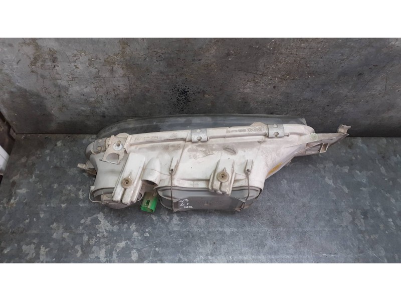 Recambio de faro izquierdo para ford fiesta berlina referencia OEM IAM 96FG13006AG 0301049201 