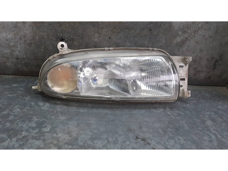 Recambio de faro derecho para ford fiesta berlina referencia OEM IAM 96FG13005AG 0301049202 