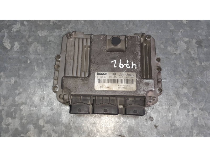 Recambio de centralita motor uce para renault scenic ii referencia OEM IAM 8200391966 0281011776 BOSCH
